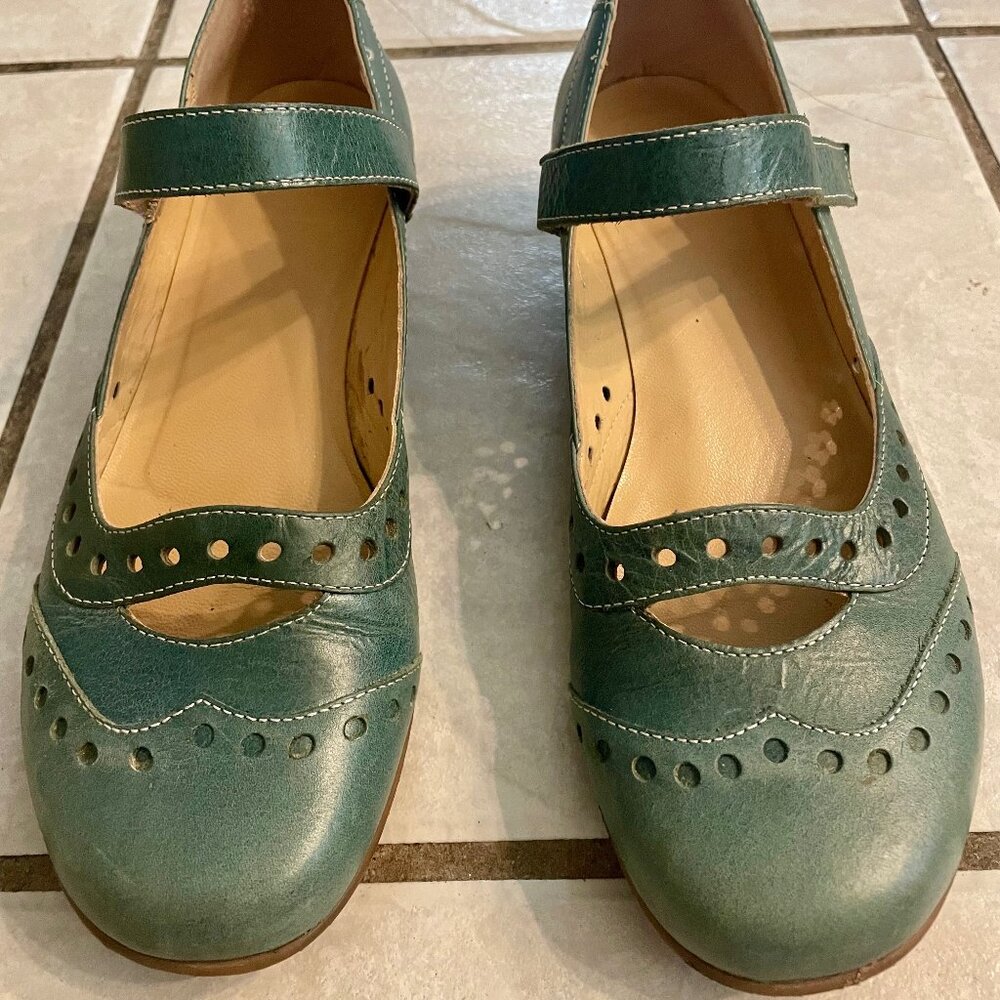 Fidji Women's Blue-Green Mary Jane Shoes (Size 38)